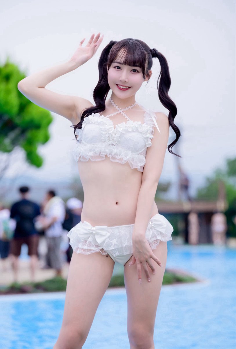 ✳️極上別格品‼️✨抜群の存在感‼️✨レインボーキラキラ✨超美麗 高透明度 クラスター 秘密のほくろ見えちゃった！ #むらさきのるかちゃん #月曜日のグラビア