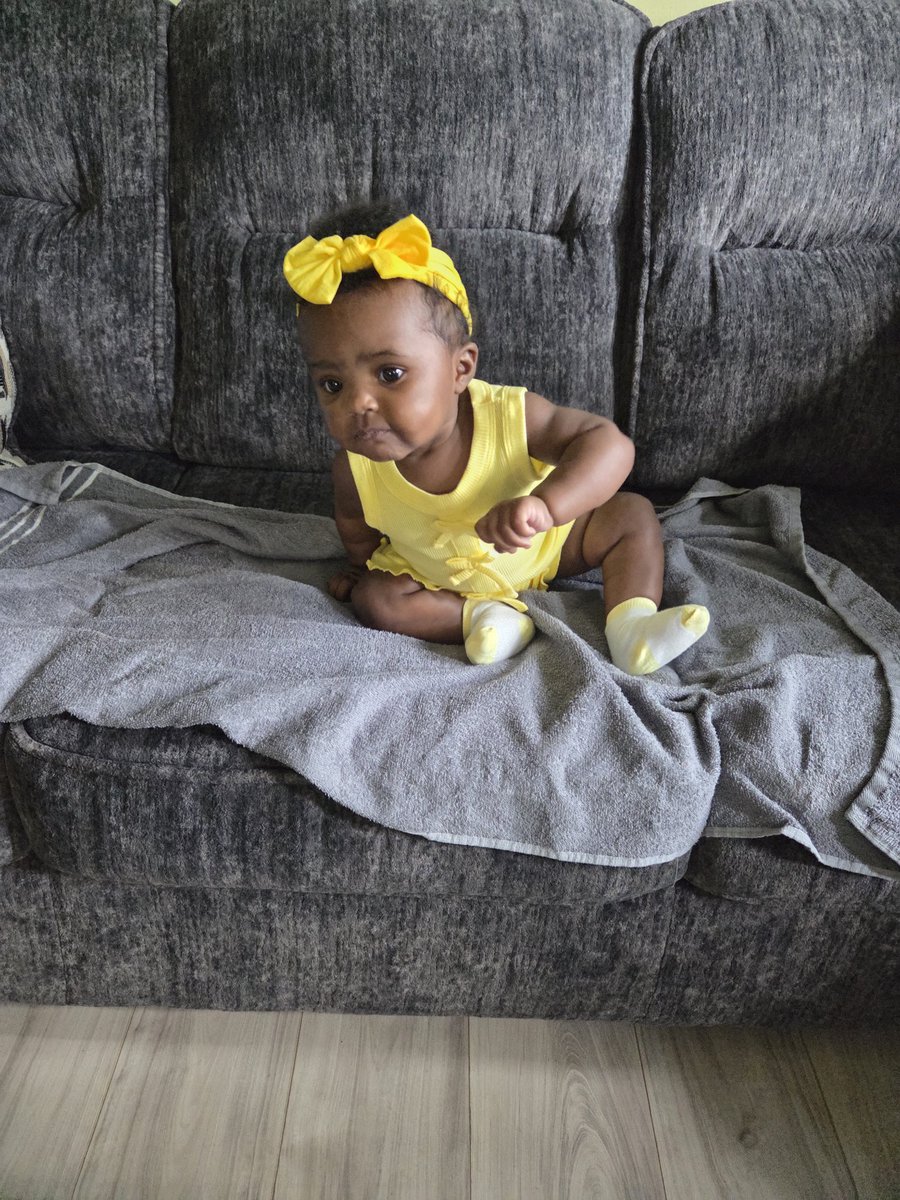 Djtitanup's tweet photo. Somebody feeling yellow today! Brooklynn look so good in yellow. Let my baby see all the yellow hearts yall got for her in the comments #Brooklynn 💛💛💛💛 https://t.co/DTdDfFwZ3Q