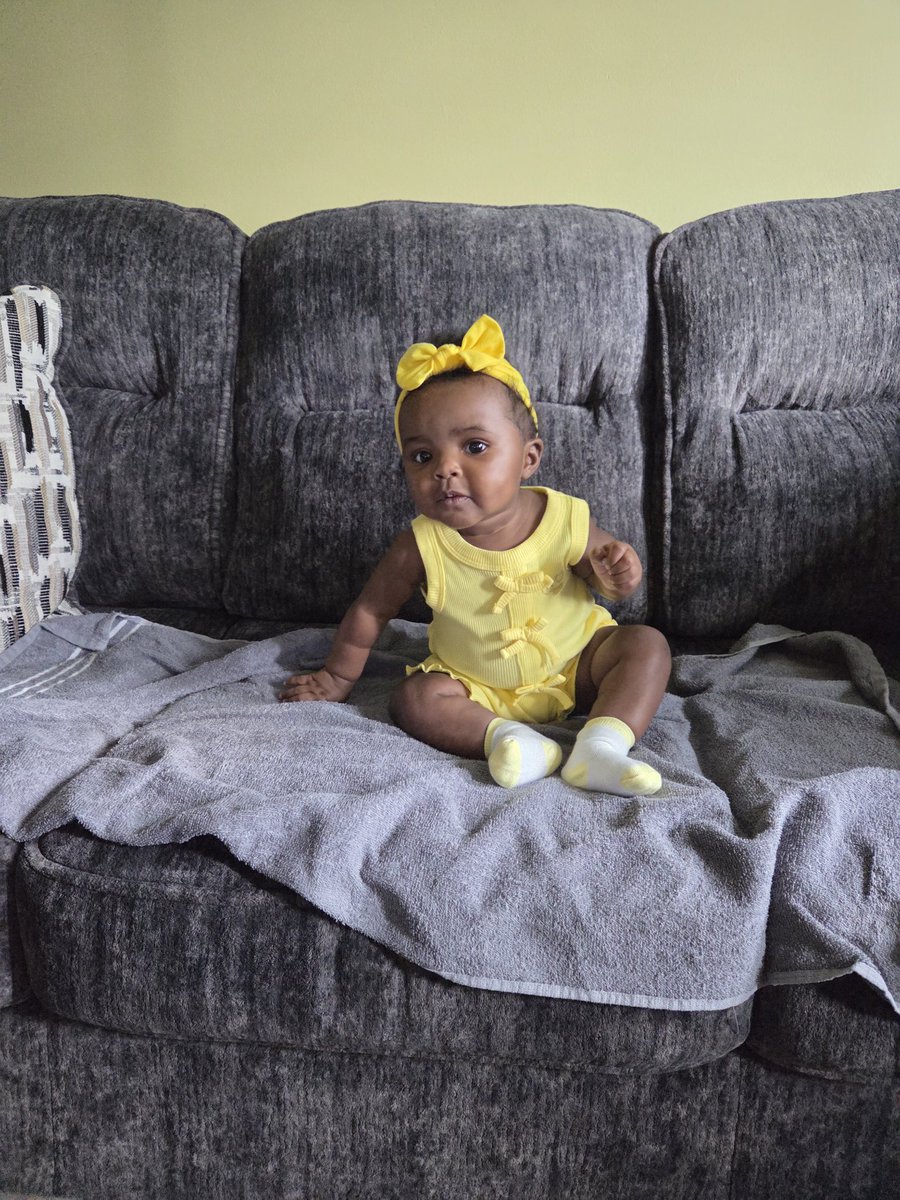 Djtitanup's tweet photo. Somebody feeling yellow today! Brooklynn look so good in yellow. Let my baby see all the yellow hearts yall got for her in the comments #Brooklynn 💛💛💛💛 https://t.co/DTdDfFwZ3Q