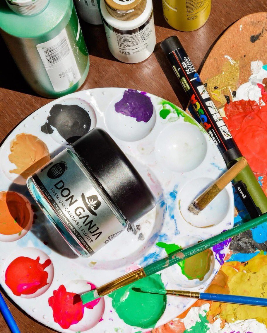 donganja710's tweet photo. Spending the morning getting some sunshine, popping the lid on some 🔥 and lifting these spirits with art in the park. Happy Friday! What’re you all getting into?!

#drugtwt #CannabisForFuture #Canapa 

#Legalizziamo #Italia #italiano https://t.co/2Clfnwq1Pf
