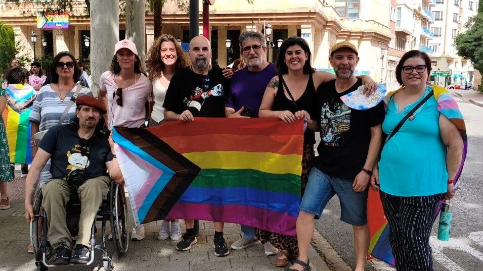 jlgarciagascon's tweet photo. Frente a su odio, nuestro Orgullo. La enmienda de la izquierda al Estatuto es la respuesta democrática para blindar los derechos LGTBIQA+ y alejar el fantasma del fascismo. Para que todas las vidas puedan ser vividas con dignidad y libertad en Castilla-La Mancha 🏳️‍⚧️🏳️‍🌈💜 https://t.co/6AbsfRHbAa