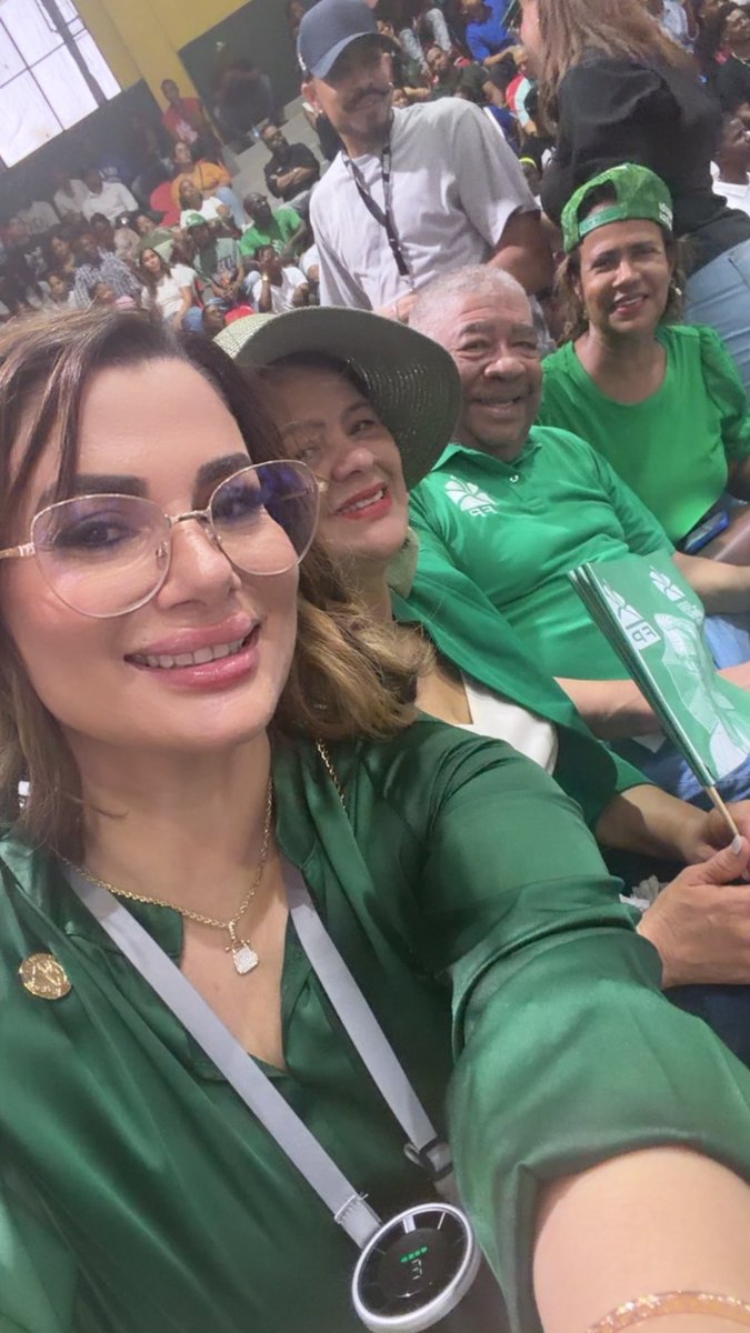 keylaReyna04's tweet photo. En un #FelizDomingo presentación de la estructura nacional de juventud forma parte del proceso de fortalecimiento institucional de la Fuerza del Pueblo y de la integración de nuevos liderazgos de cara a los desafíos políticos y electorales de los próximos años.

#FuerzaJovenFP
#JuventudPueblista
#JuventudFP @FPcomunica @LeonelFernandez  @JovenPueblo