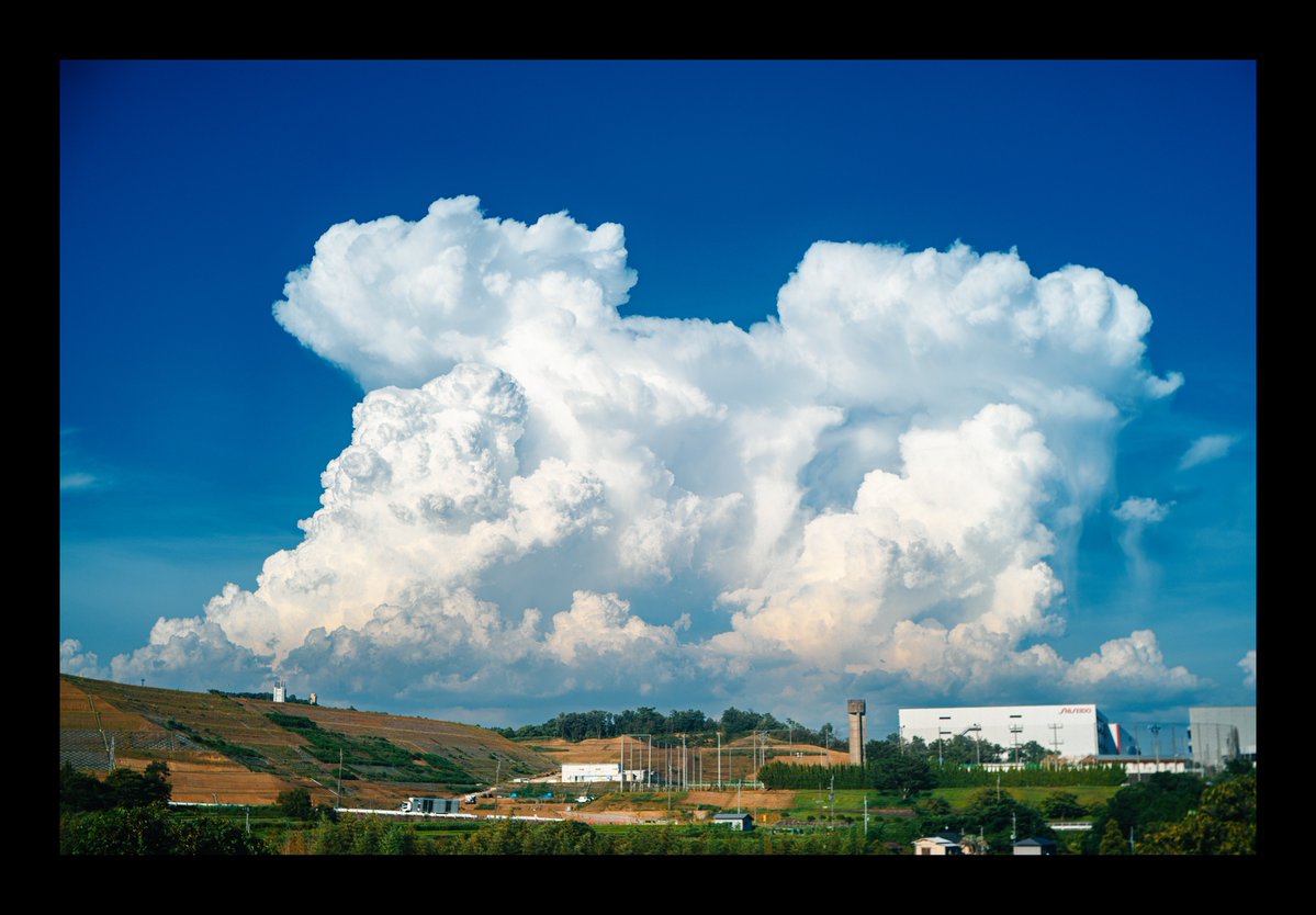 ilipics's tweet photo. かつて核爆発を撮っていたレンズで夏の爆発を撮る https://t.co/E0Sqk9RhTR