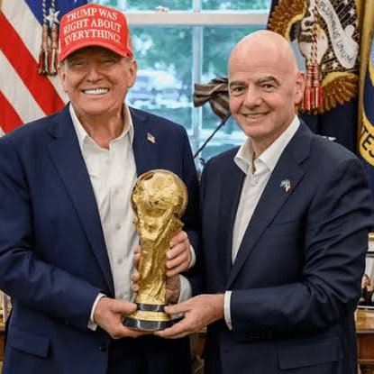 MadridSports_'s tweet photo. ¡Otro ESCÁNDALO más de la FIFA en el Mundial! 😡

🇺🇸 Según @TheAthletic, pese a que Folarin Balogun fue expulsado del Estados Unidos-Bosnia con roja directa, PODRÁ JUGAR en octavos de final

Aunque el reglamento del Mundial establece por decreto una sanción de un partido e impide apelar a las selecciones, el organismo que preside Gianni Infantino ha decidido SUSPENDER de manera CONDICIONAL la sanción a Balogun amparándose en el artículo 27 de su código disciplinario

Es decir, que el goleador de Estados Unidos, uno de los países anfitriones de la Copa del Mundo, solo cumpliría con la pena por su expulsión en caso de REINCIDIR en el plazo de un año