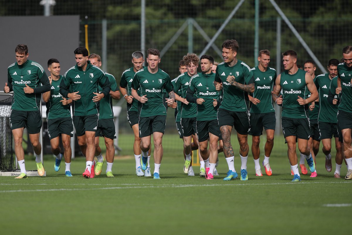Legia Warszawa tweet media