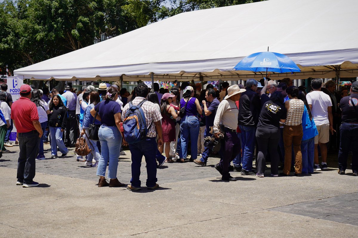 PoderCiudadanGt's tweet photo. ¡Alcanzamos 2,500 firmas en nuestra primera jornada y esto es apenas el comienzo! ✍️🎉

Gracias a todas las personas que se acercaron a firmar, conversar y creer que es posible construir una justicia independiente y que le responda a la ciudadanía. 🇬🇹 https://t.co/IhQIoiNpTe
