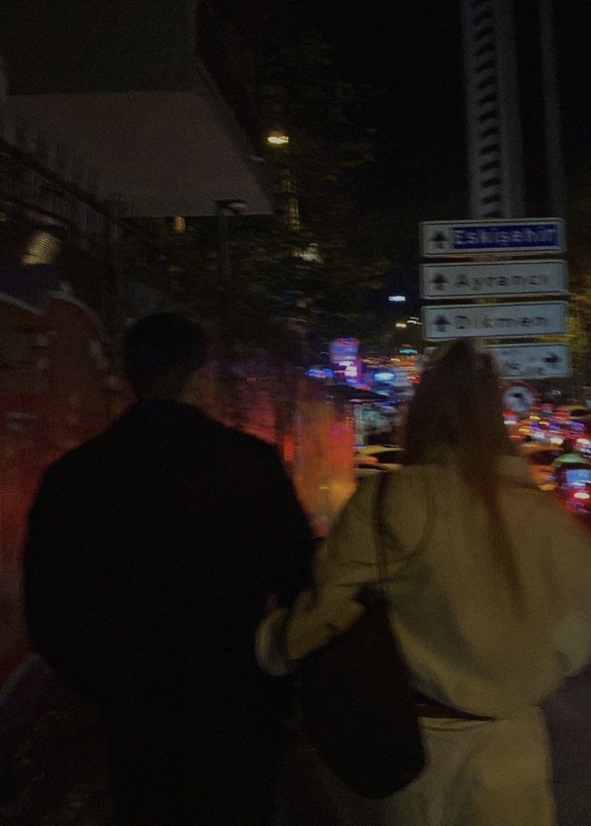 eskiamayeni1i's tweet photo. Bu çift bize uzak mesafe ilişkisinin bal gibi de olduğunu kanıtladı https://t.co/uTIyP4C4MP