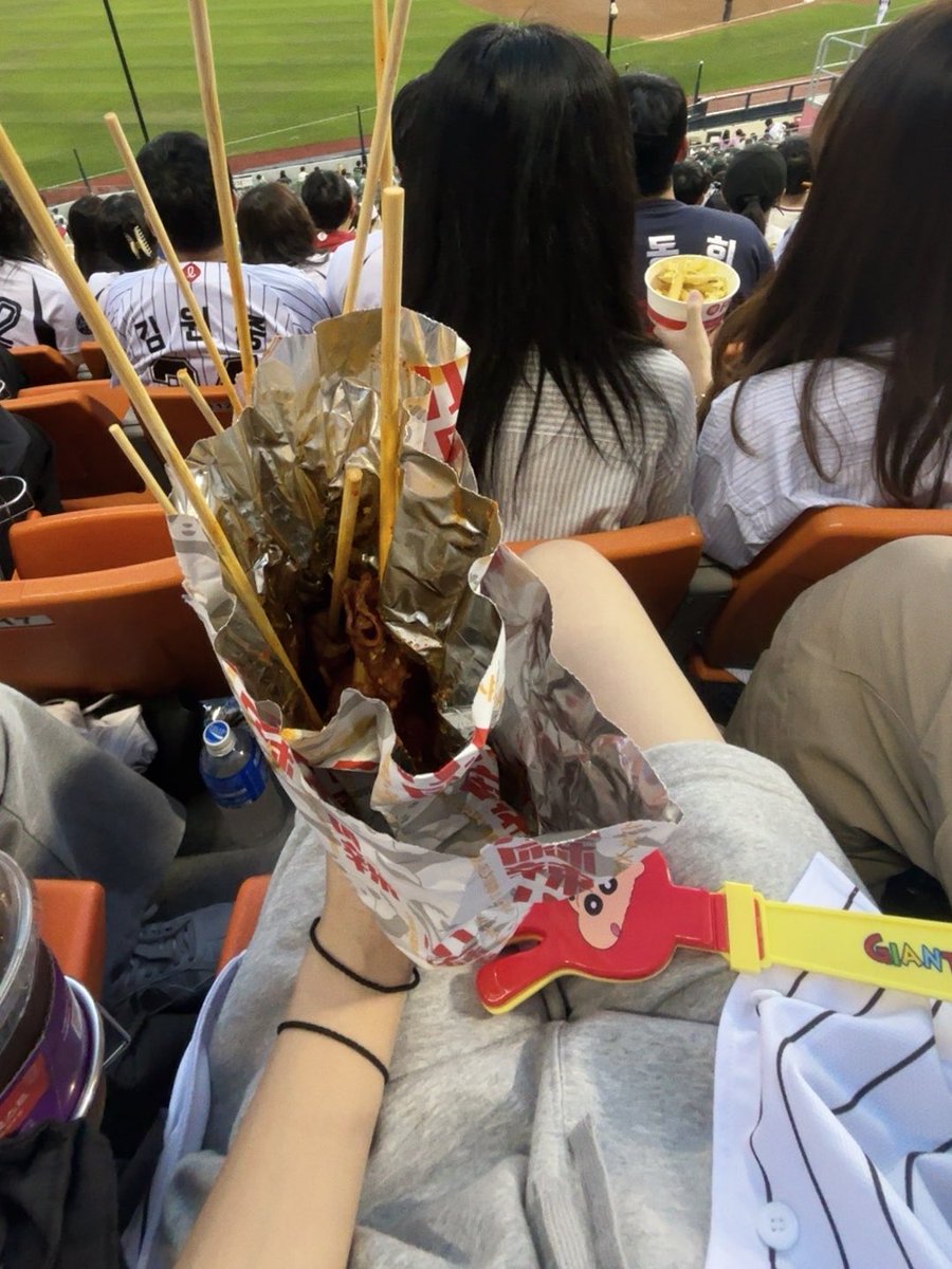 ineedcollege's tweet photo. 심각할정도로 야구중독 https://t.co/Ore8PaOVpE
