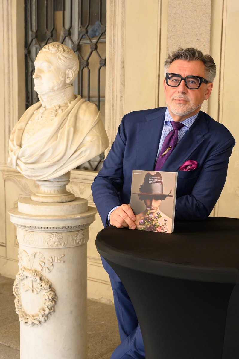 Santillo1970's tweet photo. Proud to be featured in Lo stile Eterno a book celebrating the excellence of Italian menswear
On June 25, we had the pleasure of attending its presentation in Milan.
A heartfelt thank you for recognizing our journey and the enduring value of authentic Made in Italy #Craftmanship https://t.co/o1kLuSKWSj