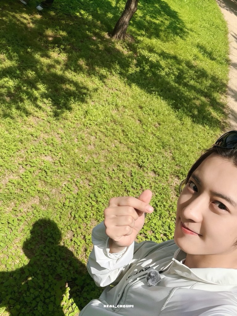 real_choupi's tweet photo. 🌳🍃

#찬열  #CHANYEOL https://t.co/jI5uOzLUyH