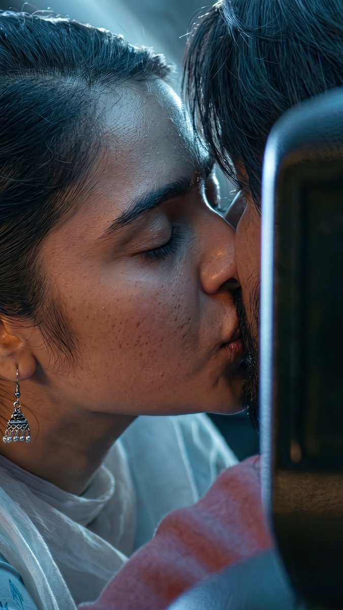 MassMayanti's tweet photo. till date realised Rukku did an on-screen kiss and its very cute too.

Rukmini Vasanth 🥰 https://t.co/jOFNMeOomp
