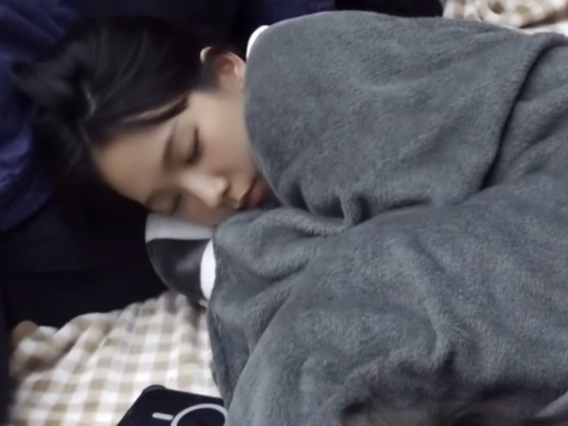 mydeepbluu's tweet photo. 모기한테 물려도 쿨쿨쮜... https://t.co/VOpyTqvZXL