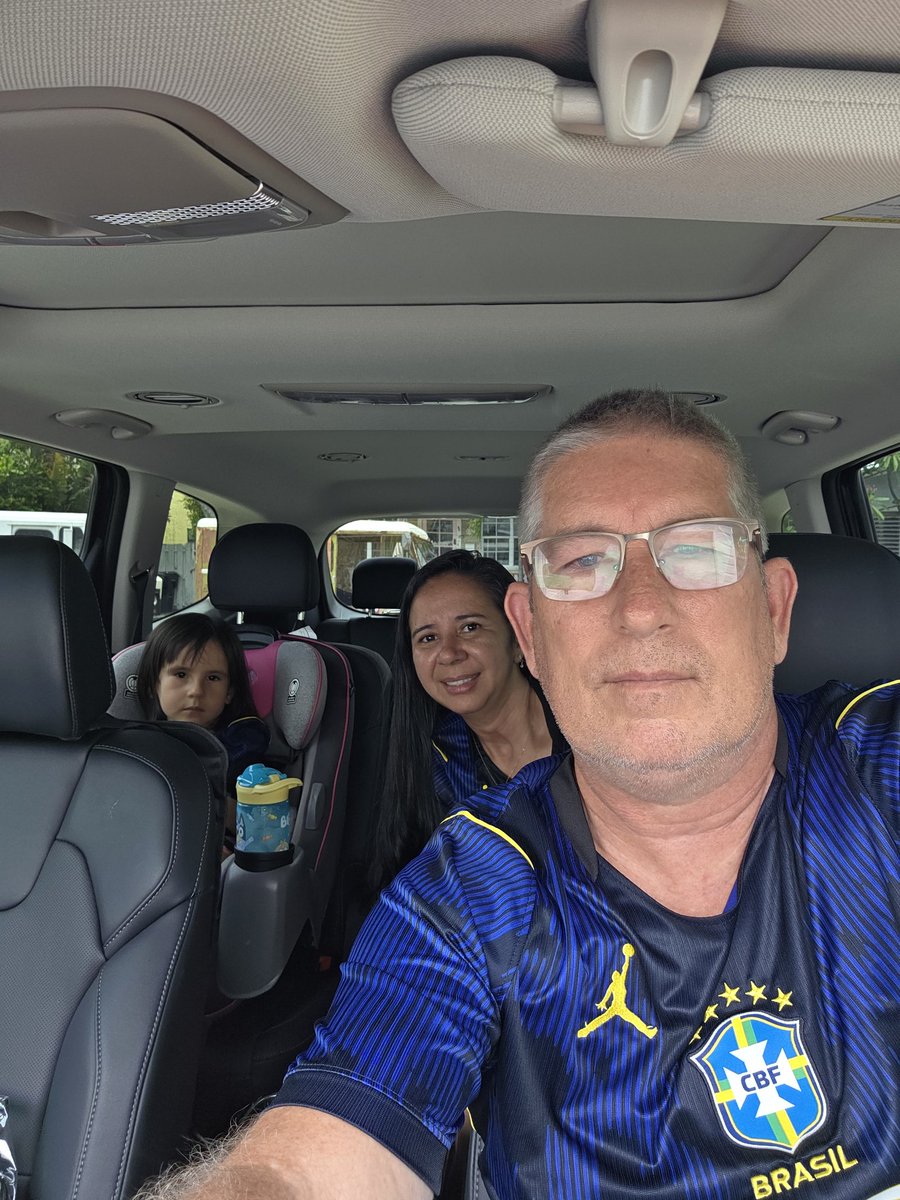 JohnMHighfield1's tweet photo. Indo para Miami para assistir ao Brasil na FIFA Fan Fest. https://t.co/UHJnYzPARD