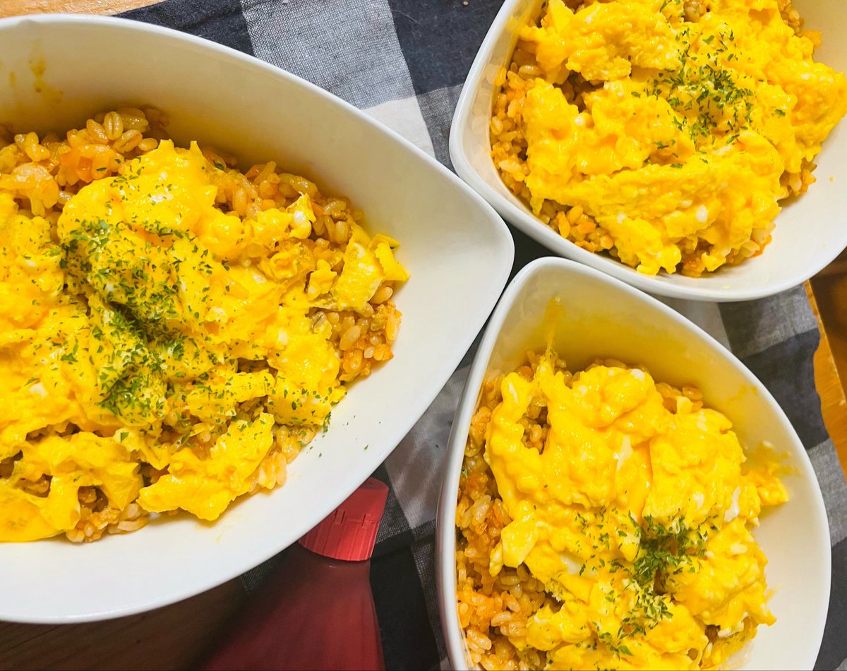 MamaObento's tweet photo. #らんち 
木曜日に作ったミートソースを
ご飯に混ぜて炒めた
オムライス🍅🍳🍚
これすごく簡単で美味しいんです😋
そして私は映画『MICHEAL🕺』を
観に行ってきました。 https://t.co/j2i7Nn3Rz2