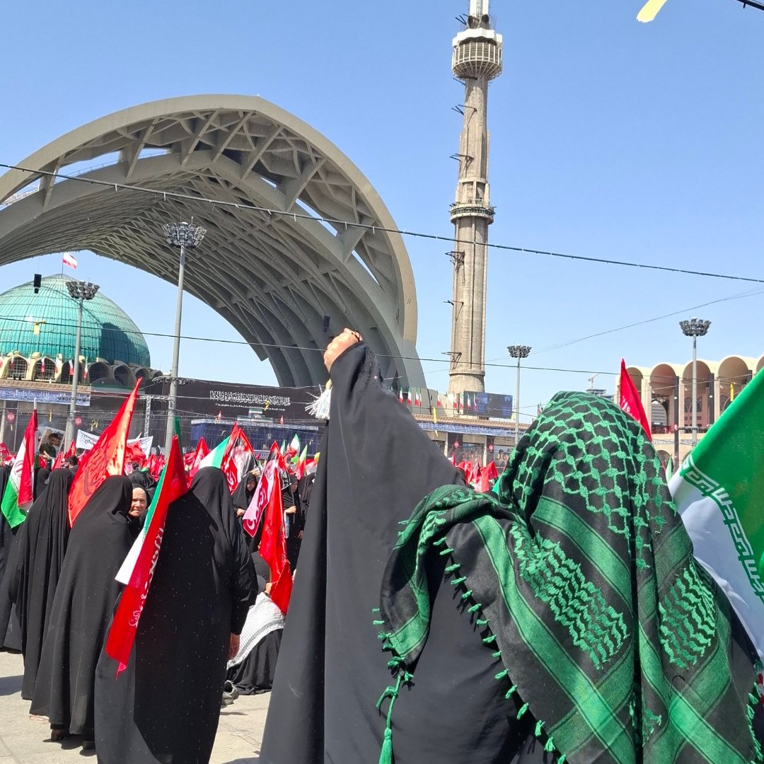 shayda853480's tweet photo. همه چیز آماده ی ادای دین ما به آقامونه، آماده حمایت از عزیزمون، آرمان هامون و کشورمونه.
این آخرین فرصت برای اینکه سال ها خون دل خوردن آقا و جبران کنیم.
#حی_علی_التهران https://t.co/VVPy9xKxR7