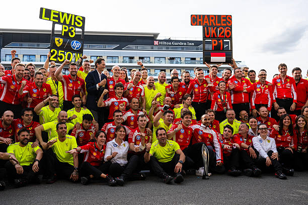 thrtysvnth's tweet photo. FERRARI TEAM PHOTO https://t.co/advMjF4d1v