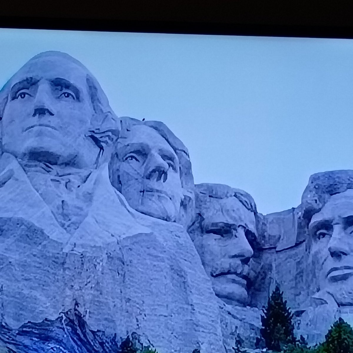 showmeirish's tweet photo. @Upwrd_Onwrd @GeneHoPhoto Around 8:30 Mountain time on Toms head. https://t.co/c19ZpsYcDJ