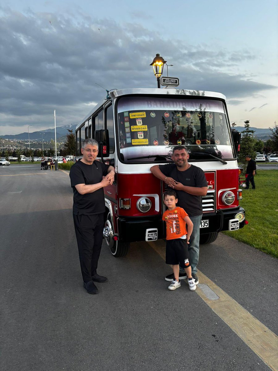 sabancopuroglu's tweet photo. Kayseri’nin her yerindeyiz.
Şimdi de; Klasik otomobil Festivali’ndeyiz.

#KayserininHerYerindeyiz https://t.co/ua4IqnJ50C