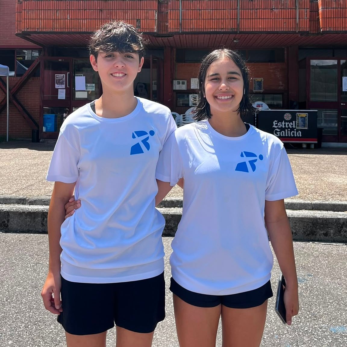 LobasOviedoBF's tweet photo. Nuestras jugadoras Llara Sanz y Vera Rodríguez se han colgado la medalla de bronce con la selección asturiana en el XXXI Torneo Nacional Infantil de Cangas del Narcea. ¡Enhorabuena! #lobas #OviedoViveElDeporte #yocreOBF https://t.co/cC5y2ctAYV