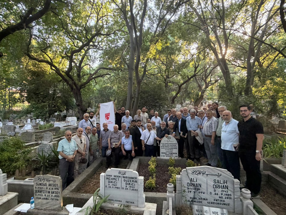 mttborgtr's tweet photo. Şehadetinin 46. sene-i devriyesinde Şehidimiz Sedat Yenigün kabri başında dualarla yad edildi. https://t.co/aGNt8GiUwJ