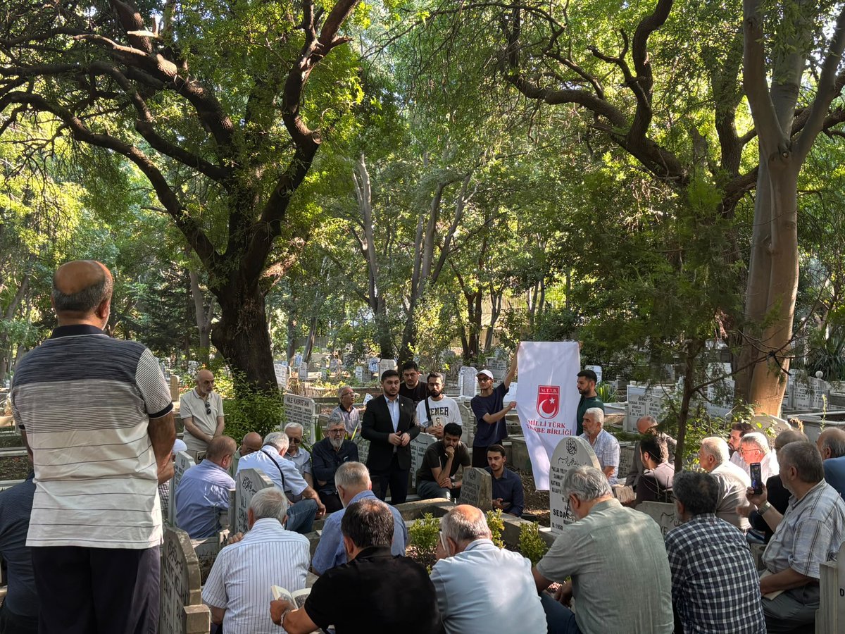 mttborgtr's tweet photo. Şehadetinin 46. sene-i devriyesinde Şehidimiz Sedat Yenigün kabri başında dualarla yad edildi. https://t.co/aGNt8GiUwJ