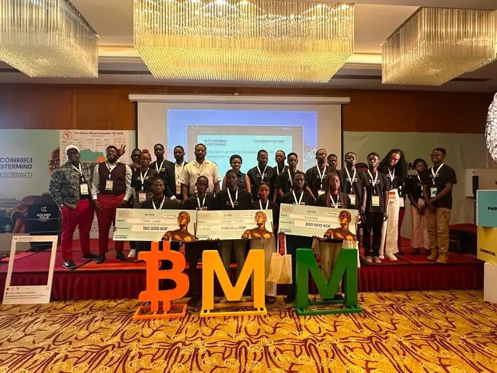 HizouO's tweet photo. Un grand merci à @btcmastermind_ à @BitcoinBenin, à #Flash , à @critikmag et à toutes celles et ceux qui ont partagé des photos, vidéos, interviews et résumés du #BMM26.
vous avez permis à beaucoup d'entre nous de le vivre à distance.
Bravo pour cette belle édition. 🧡₿ https://t.co/bvc9DcO6GK