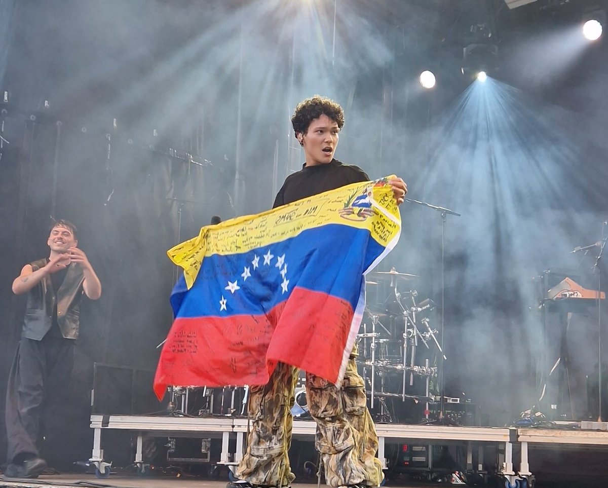 brillitoslaur's tweet photo. happy birthday to my colors, my strength, my embrace, the warmth of my people, the cozy glow of my days, and that lilting accent. Te amo, mi Venezuela; we will come out of this stronger than ever. ❤️‍🩹🙏🏼

July 5th, Venezuelan Independence Day 🇻🇪 https://t.co/v1kRNrrlW7