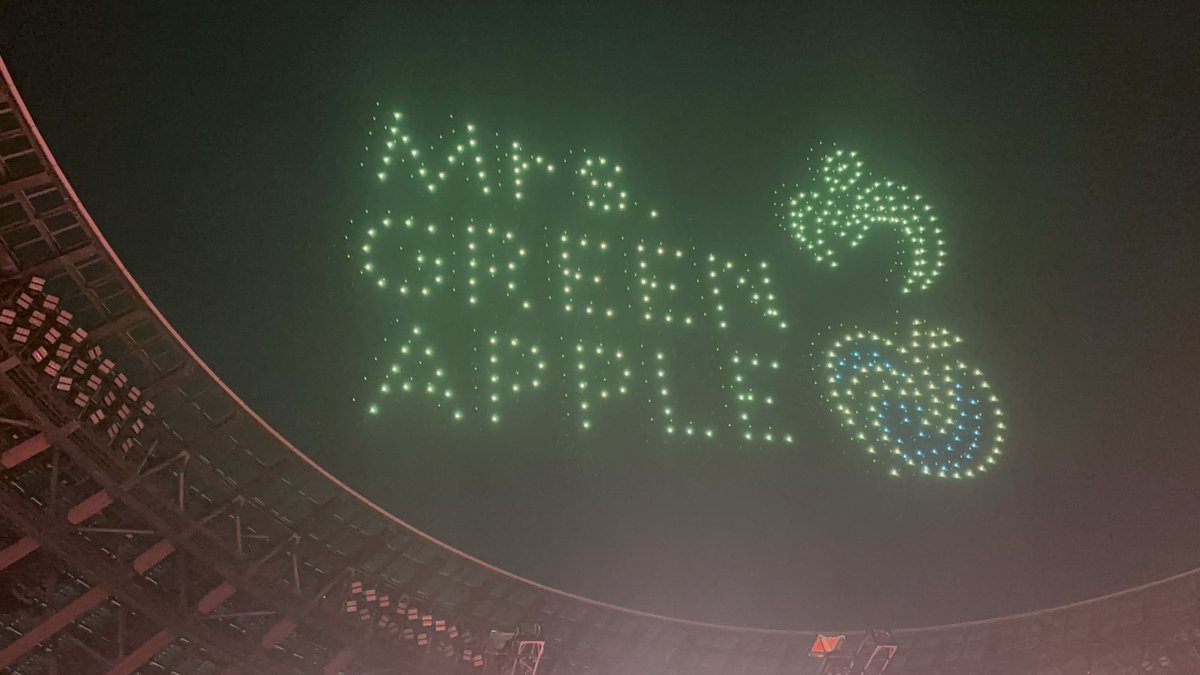 jigr103089's tweet photo. 別界隈ですが、昨日ミセスのライブへ🍏
激強母名義(申込者が母)、座席もありがたいお席でした😢
国立という大きな舞台で！😭
撮影したい、見たいの狭間で忙しかったw
大盛り上がりの最高のライブでした🥹🫶
めちゃくちゃ楽しかったな☺️
廉くんとリブートで共演してた藤澤さんは、超美しい姫でした♡ https://t.co/AYBkiCpftO