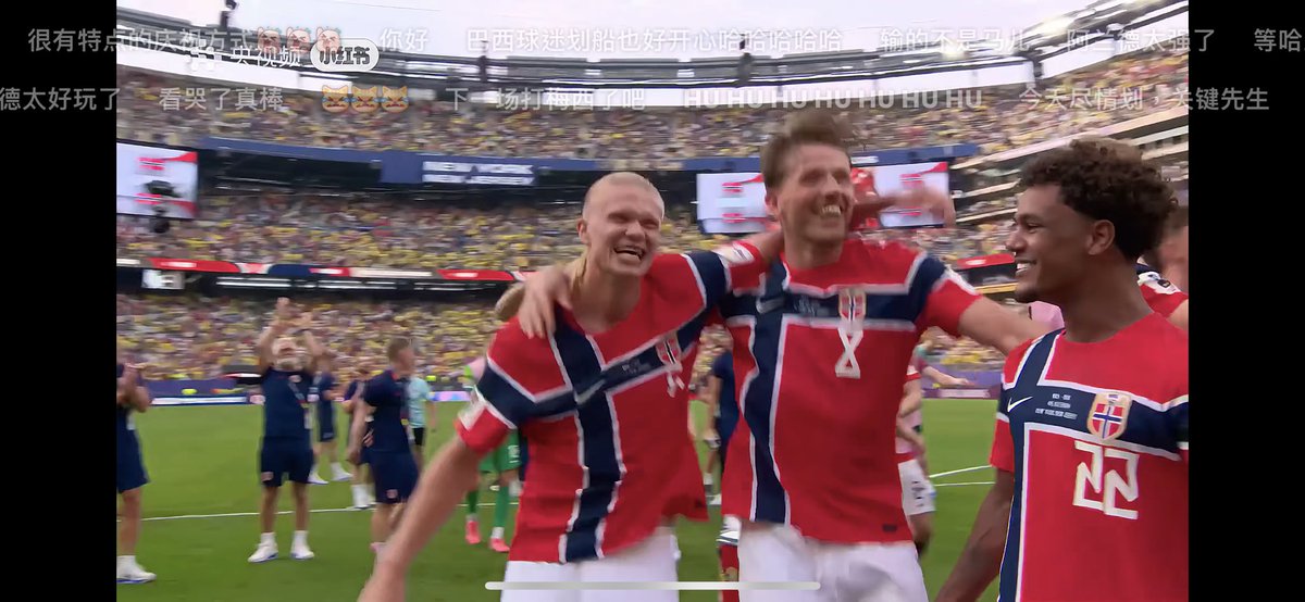 June20221127's tweet photo. @erling Haha, I’m a little nervous. I‘m happy for you. The team in the top 8 of the World Cup may go further. Good luck🤭 https://t.co/QaspmDJNyY