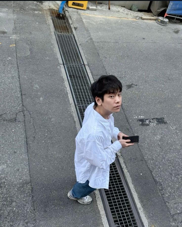 LETSG0HOME's tweet photo. I am taller than I appear in this photo. https://t.co/gU9YtYKb6T
