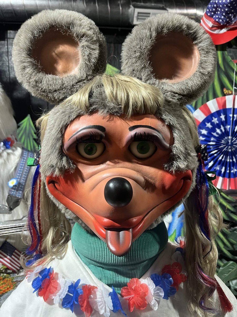 HourlyRock's tweet photo. hi guys who loves the volo rockafire explosion https://t.co/SzzLIZ15AL