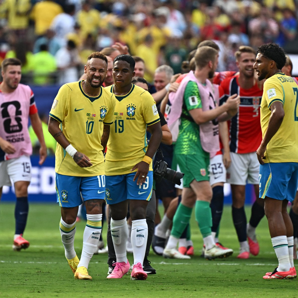 Sudamericana's tweet photo. 💛💚🇧🇷 Siempre con vos, Ney https://t.co/XxIIgeuZ7K