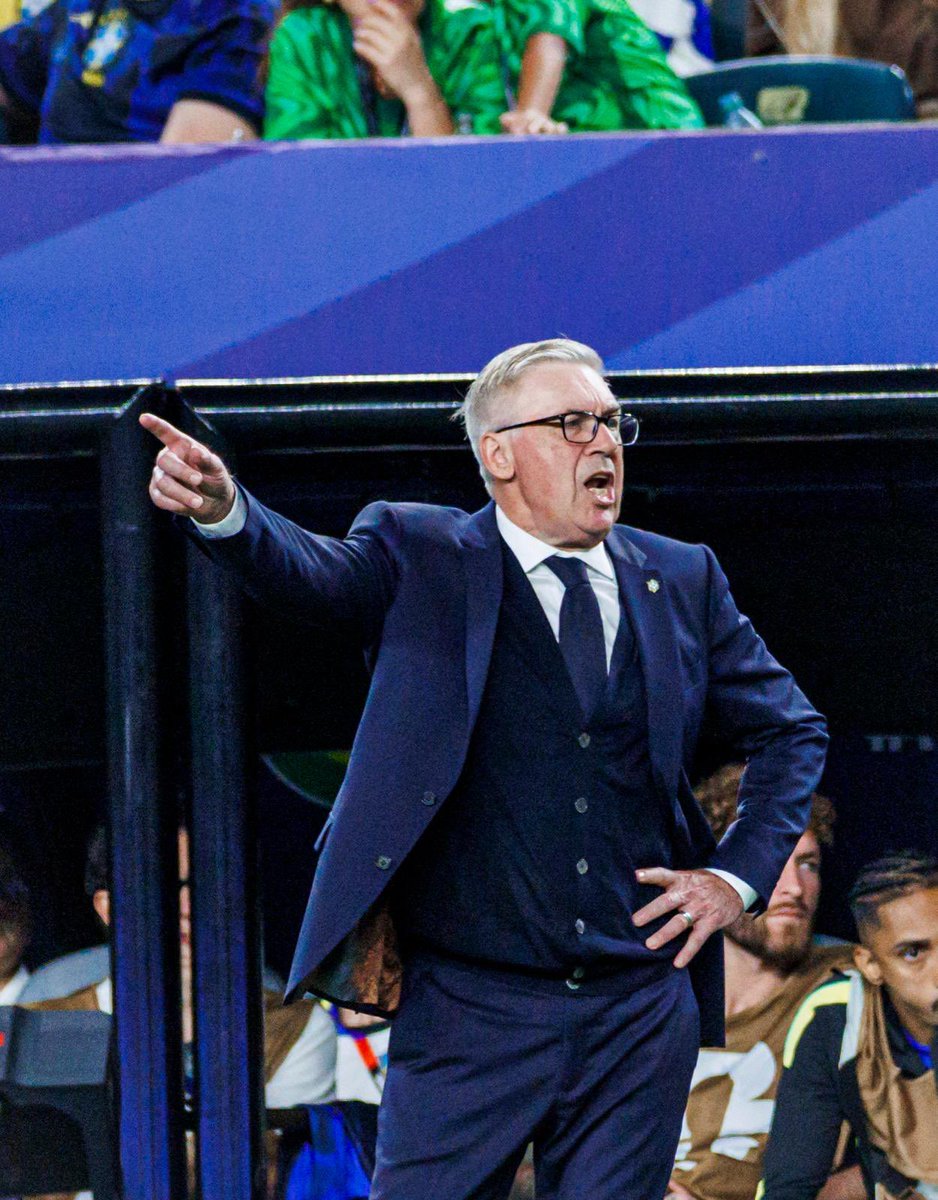Menteoo's tweet photo. @futebol_info Él es responsable por todo https://t.co/3Cm11F3aRy