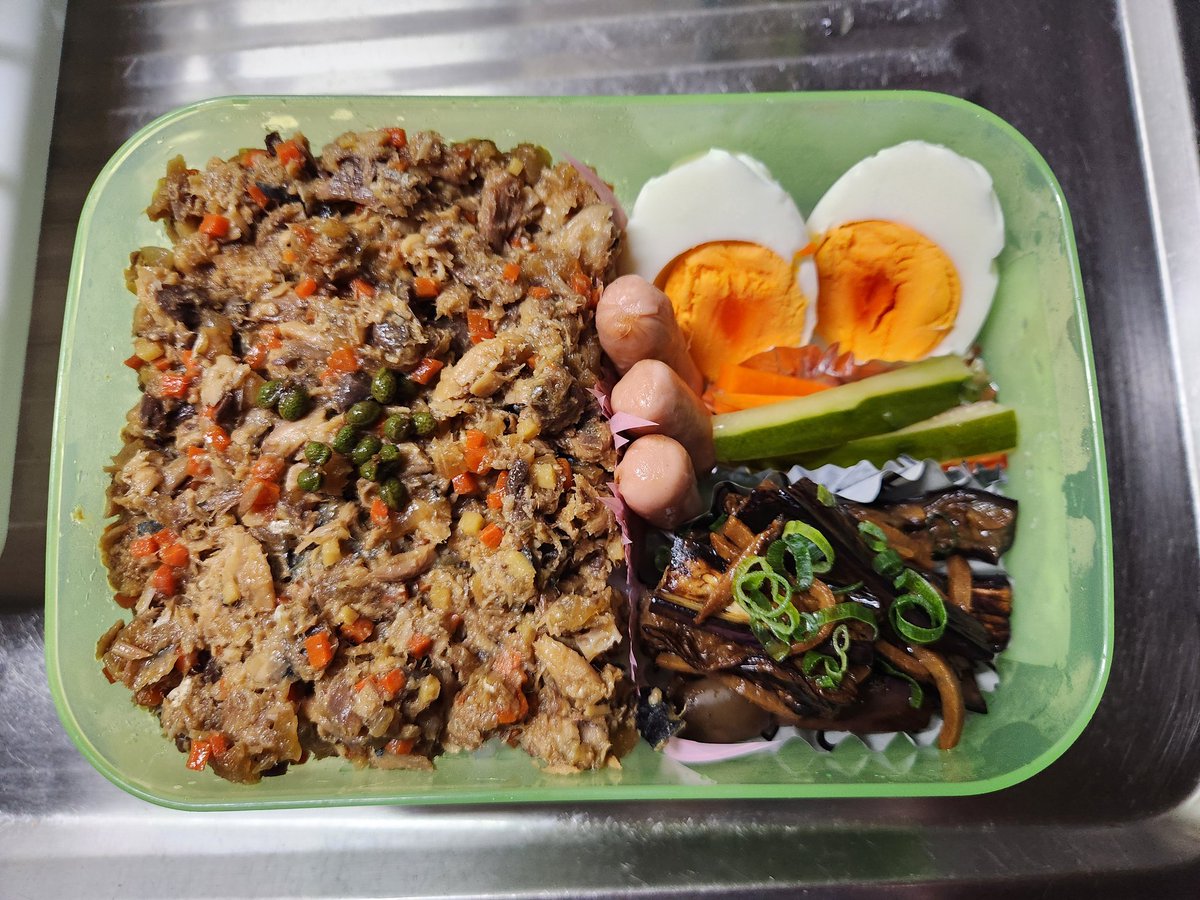HiBikaji's tweet photo. 月曜日のお弁当｡
めずらしく早く起きた｡
今日は仕事詰め詰めだから気合い入れていかないと｡
#私のお弁当
#自炊記録 https://t.co/GvE71b9vAk