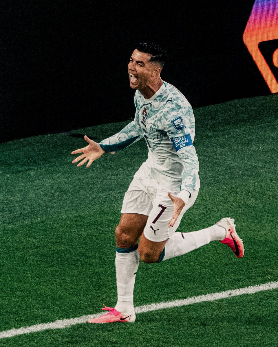 comps21934's tweet photo. @EleModric Bye bye Dogric 🤣🤣🤣🫵🫵🫵🫵 no international trophies for him and that useless nation Croatia 🤣🤣🤣 https://t.co/DvspiX9Bos