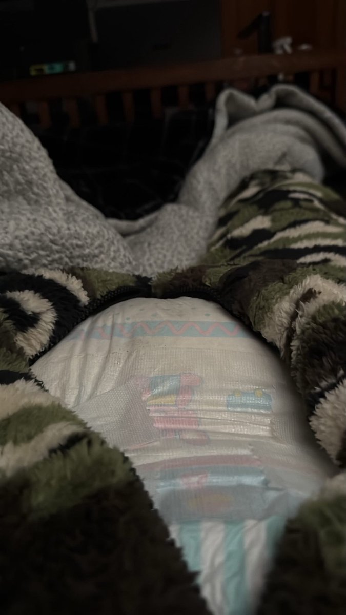 fluffydiaperboy's tweet photo. Such a soggy Sunday someone keep me like this forever 😵‍💫🤭 https://t.co/goXBrkCEnM