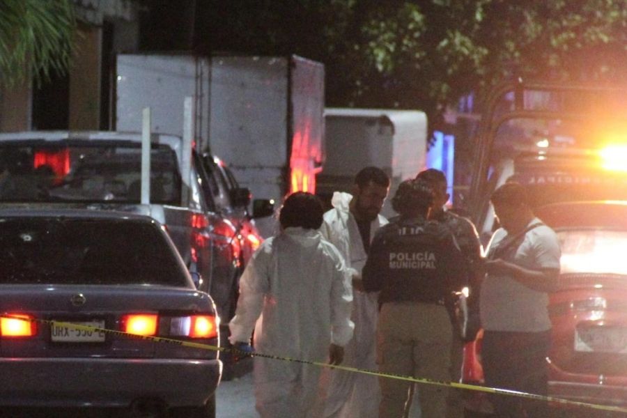 QuintanaRooHoy1's tweet photo. 🚨 Un caso que ha conmocionado a #Cancún.
La Fiscalía localizó el cuerpo de Lizbeth Bustos Vera, quien estaba #Desaparecida desde el 16 de junio, #Enterrada bajo una losa de concreto en el patio de una vivienda de la Supermanzana 46.
NOTA COMPLETA👇
https://t.co/knTEN3Jd3t https://t.co/5bRy6dHrdh