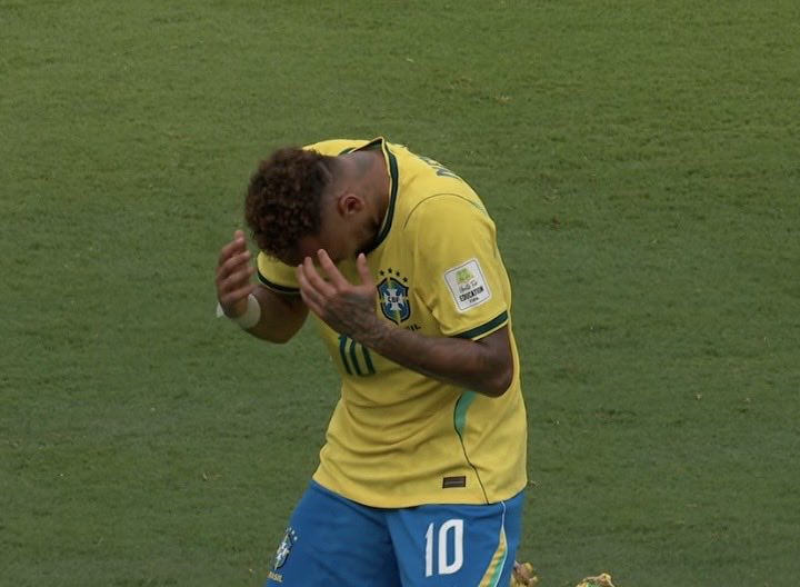 meioindep's tweet photo. Não consigo dar por encerrado.

Felizmente ou não, a pipocada de outros jogadores, ele ter ficado no banco, entrado e mostrado tanta personalidade, é terreno fértil pra repensar a carreira, o ambiente e tentar voltar melhor em 2030.

Cristiano Ronaldo era dado como encerrado em 2022. É 2026 e ele já tem três gols na Copa.

Neymar Jr em 2030. Sim.