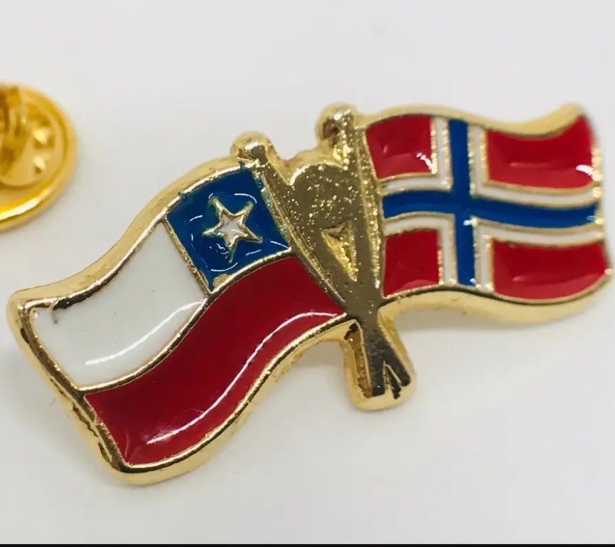 MasChilenoCL's tweet photo. @fifaworldcup_es @zazitaAlba Pin chile - #Noruega https://t.co/dJp2TuT2uN https://t.co/8IF1zbqgGc