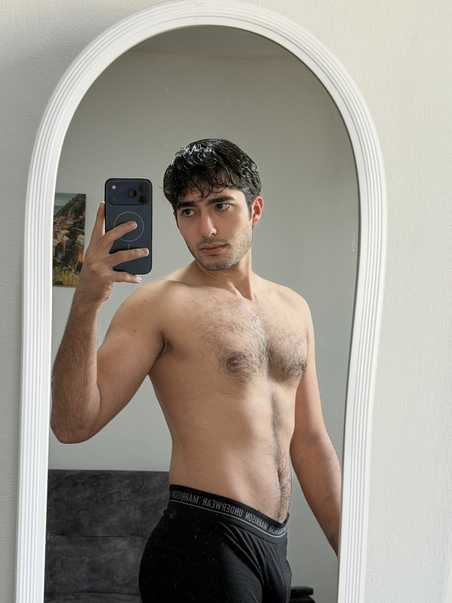DavidDacamara21's tweet photo. Con este calor provocar bañarse a cada rato 

#parati #men #gay #caracas #venezuela #hot https://t.co/LXSaWFBbll