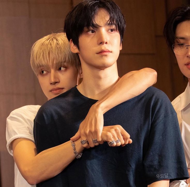 necrpsiee's tweet photo. #woosan (?) or #yunwoo (!) au || few tweets
Falar ou morrer? (Continuação)
#ateez #ateezau #au #writiny https://t.co/0f22Rgig7f