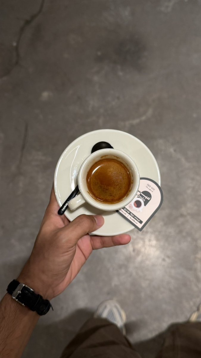 taiiw16's tweet photo. فرقاك ضيم وغيبتك كلها وجد 
يا اللي بقلبي من غلاه متواجد 

يا نور نجد ومن سكن في ثرى نجد 
وحشتك وحشه يا سليل الاماجد 

عشرتك مجد كان لأهل الهوى مجد 
كنك وحد… لو غيرك الناس واجد 

ياحي لك عندي دقاق الغلا رجد
صدقت كريم توزعت في المساجد

-محمد فهاد البرازي- https://t.co/vUXiUFKicL