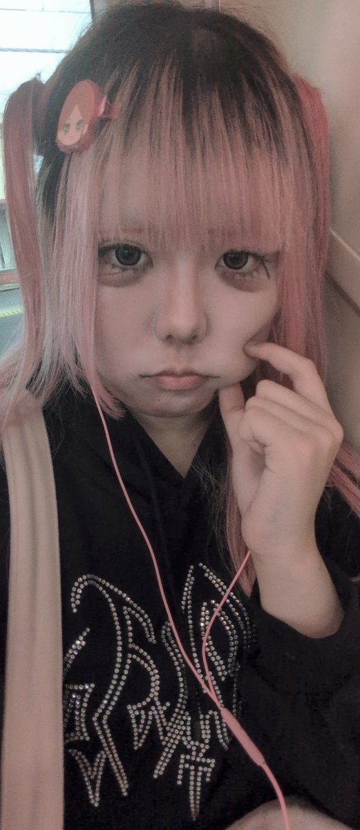 2winTwin_Ray's tweet photo. #有線イヤホン界隈 #自撮り界隈 https://t.co/Ok49xlHyDZ