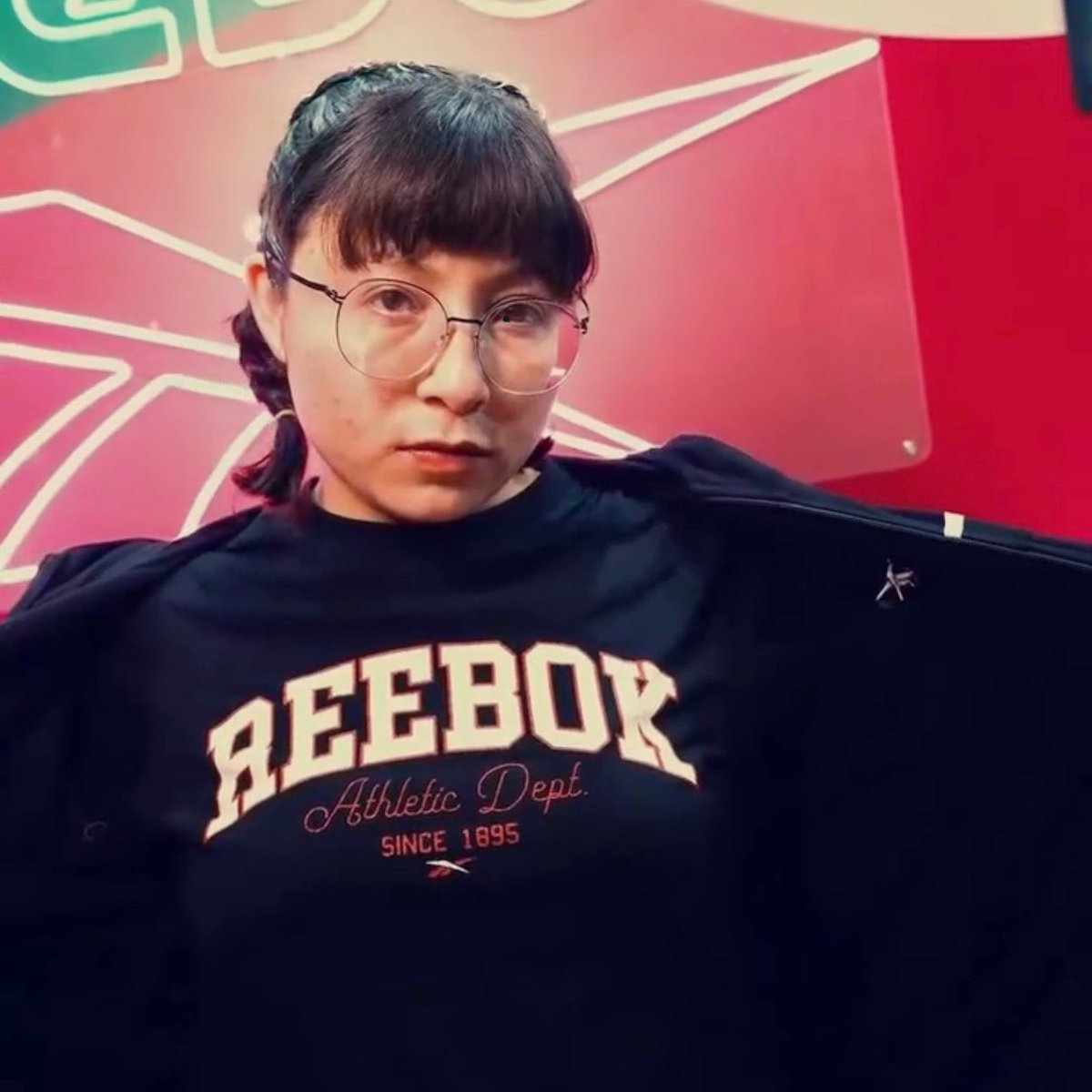 Yes_Lu_'s tweet photo. estoy enamorada de una chica con trencitas y lentes ✨ https://t.co/u9mZnbvq6e