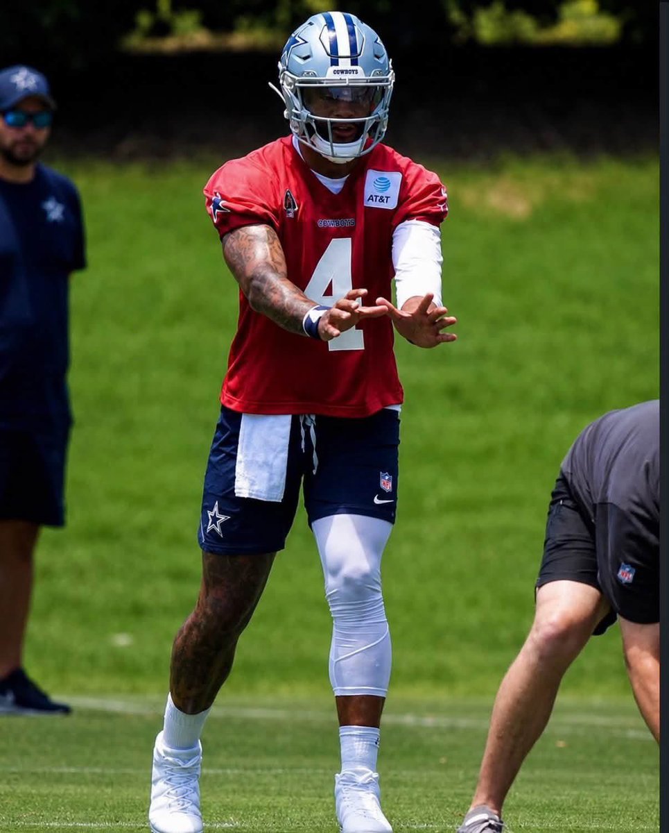 Renee Loves Her Cowboys tweet media