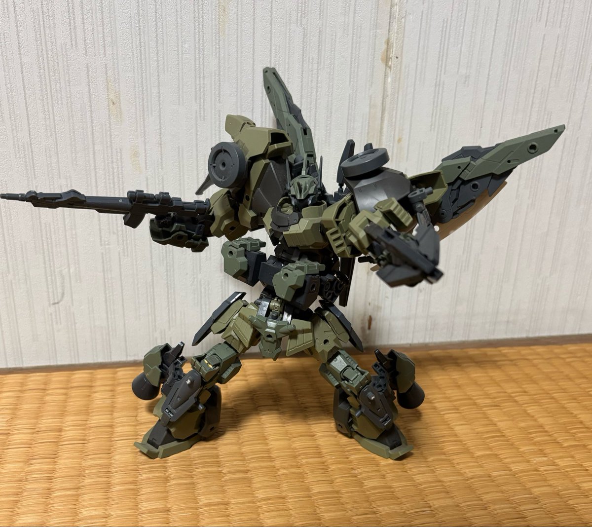 ハチの青春(自作) おはようございます！ 1週間頑張っていきましょう！ 昨日いろいろ作っ