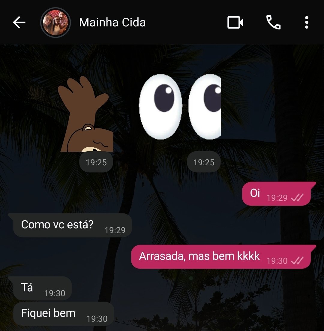 eitapravic's tweet photo. Mainha conhecendo a filha que tem no pós jogo: https://t.co/pEI1c7SJLG