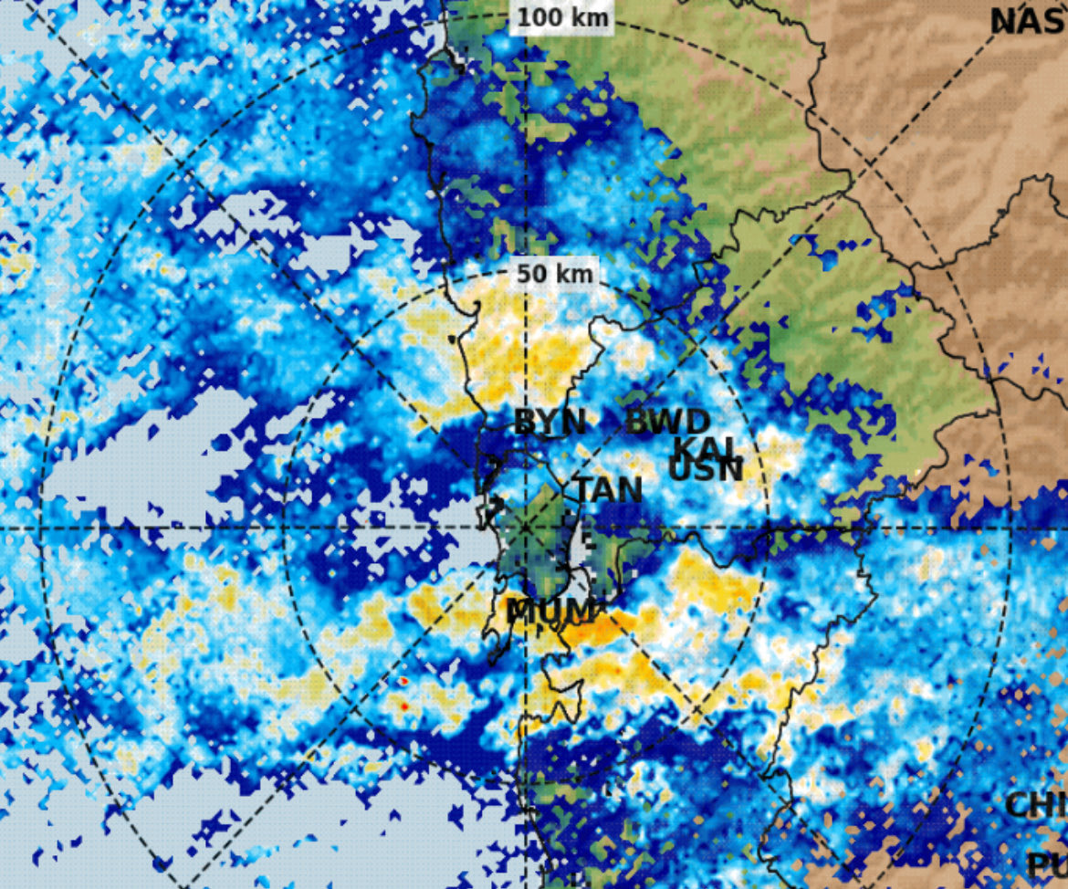 Stephen17042002's tweet photo. @vasaivirarinfra @WeAreVasai Heavy Rains Bashing Vasai-virar more to come which will make situation worse and will lead to severe water logging in many area stay safe.
#mumbairains #vasaivirar #vasairains #virarRains https://t.co/NuDdjVWncy