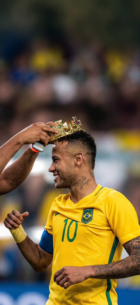 oliveiralucash's tweet photo. neymar eu te amo, nada nem ninguém fará eu pensar o contrário, pena que vc não teve ninguém há altura na seleção para acompanhar e te ajudar, obrigado por fazer eu amar futebol 🙏🏽🎭💫🧬💜💚✋🏽😛🤚🏽🇧🇷🇧🇷🇧🇷🇧🇷🇧🇷 https://t.co/xUx8rBamio