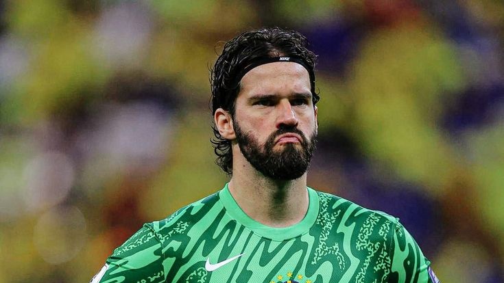 NJanfren's tweet photo. Neymar. Alisson. Casemiro.

As 3 maiores referências da Seleção Brasileira desde 2016.

E os 3 nomes que mais exalam FRACASSO quando a HORA H chega.

Líderes de porra nenhuma. Sabotadores. Paneleiros. Fracassados.

Graças a Deus acabou. https://t.co/AxKktGj7dC